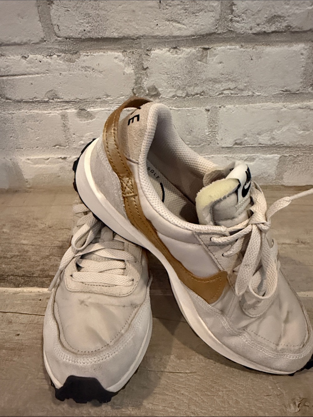 Nike waffle sneakers - size 6.5